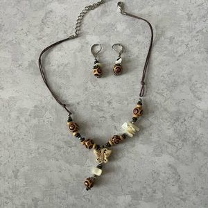 Beautiful Brown and Black Vintage Necklace and Earrings Set